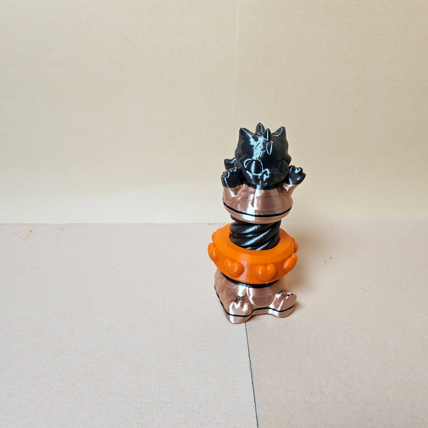 Short Fidget Dragon Bolt